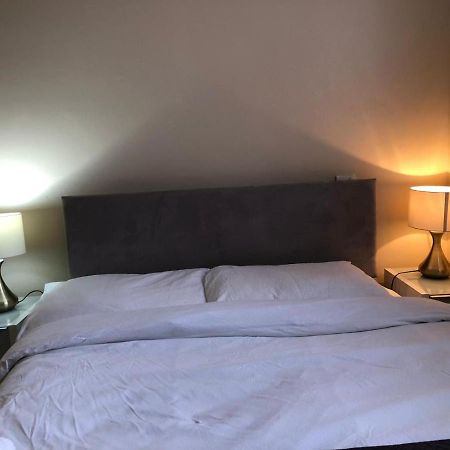 Entire Flat Very Comfortable 1 Bedroom Londres Exterior foto